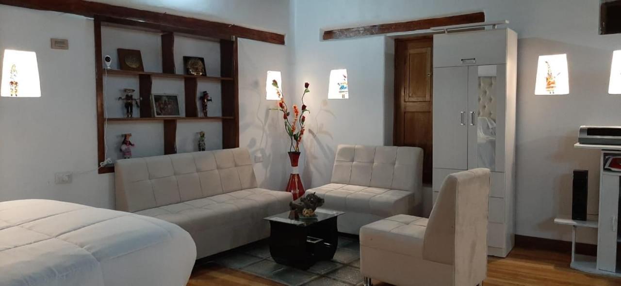 Hotel Casablanca โอยานไตตามโบ ภายนอก รูปภาพ