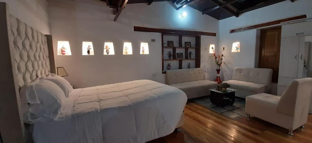 Hotel Casablanca โอยานไตตามโบ ภายนอก รูปภาพ