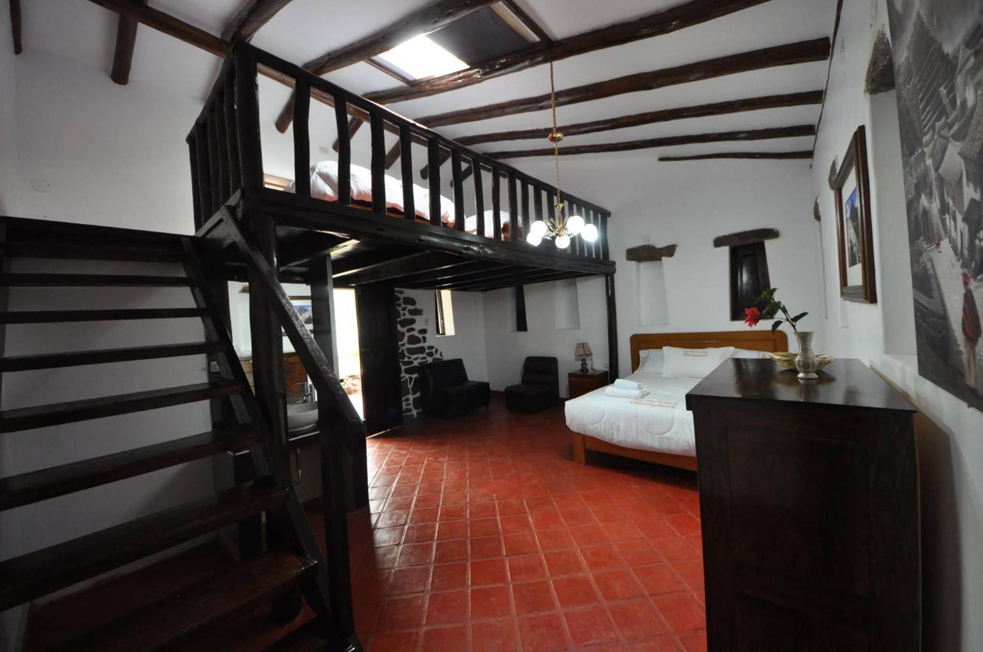 Hotel Casablanca โอยานไตตามโบ ภายนอก รูปภาพ